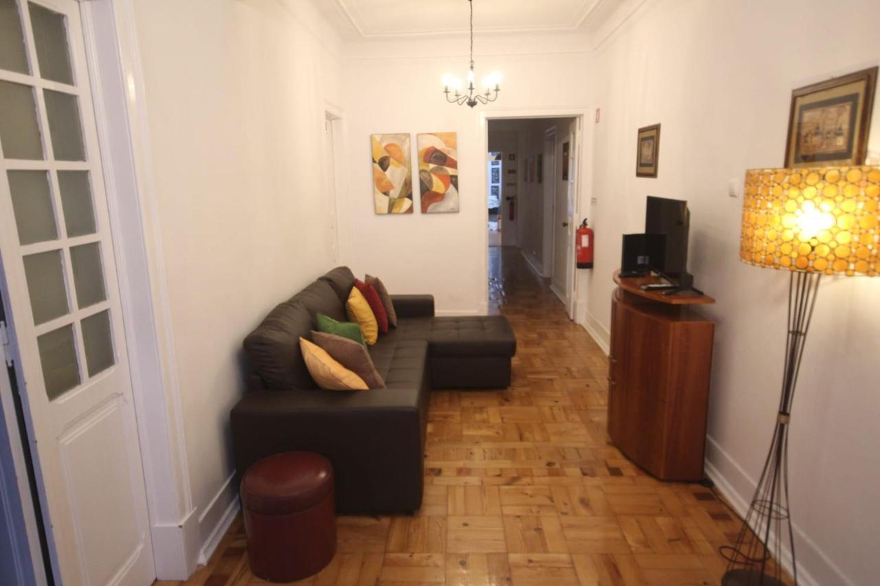 Antique M1 R1 - Amazing Double Room With Shared Bathroom In Marques Pombal Lisboa Kültér fotó