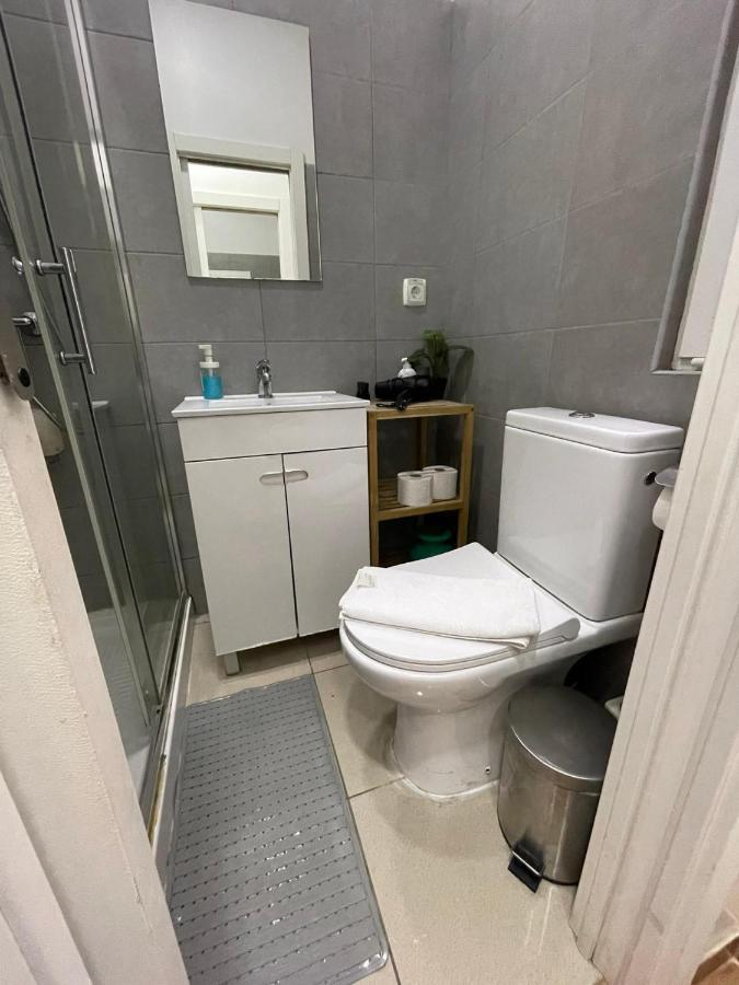 Antique M1 R1 - Amazing Double Room With Shared Bathroom In Marques Pombal Lisboa Kültér fotó